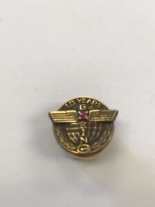 10 Years Service Boeing Pin with Red Stone Eagle 1/10 10kt