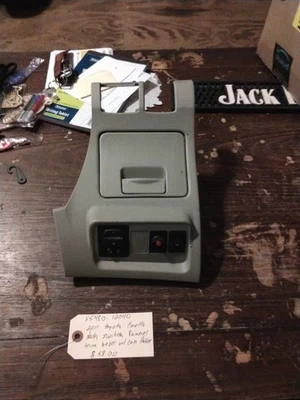 Panel de interruptor de tablero Toyota Corolla 2011 bisel de ajuste con bolsillo para monedas 55480-12040 Foto 1 de 4