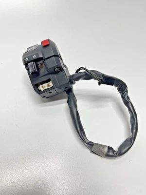 Damage Left Clip On Horn Switch 2006-2007 Suzuki GSXR600 750 - Image 1 of 4