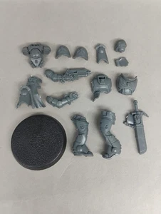 Black Templar Crusader Squad Initiate - 03C - Picture 1 of 2