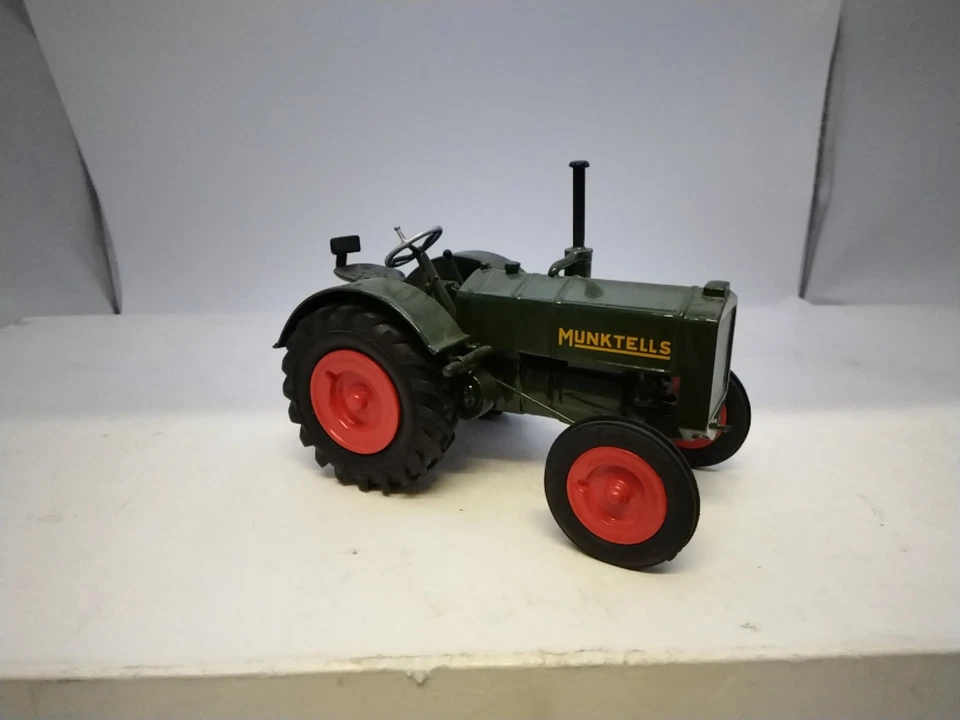 Trattore agricolo vintage Munktels ottime condizioni pulito scala giù modello raro - Immagine 1 di 4