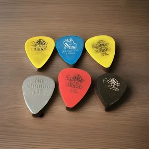 Six Dunlop Guitar Picks - Picture 1 of 2