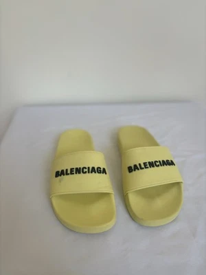Sandálias femininas Balenciaga Pool Slides UE 38/EUA 8 de borracha amarela neon biqueira aberta - Imagem 1 de 4
