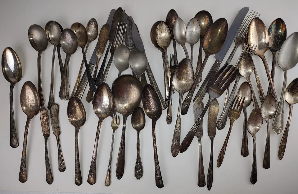 Lote Mixto de Cubiertos Plateados Varias Marcas Lote De 51 Usados Foto 1 de 4