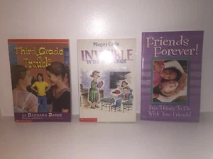 Lot of 3 Kids Books Third Grade Is Trouble Invisible In The Third Grade Friends - Bild 1 von 9