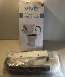 Riel de seguridad acolchado ajustable para inodoro de mano Vive, compacto y ligero - Imagen 1 de 3