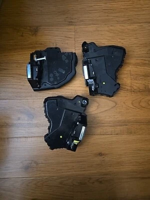 Actuador de 3 puertas Lexus de 2015 Lexus ES300h (para piezas) Foto 1 de 4