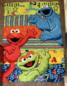 Sesame Street Toddler Cartoon Comforter Blanket Elmo Oscar Cookie Monster - Picture 1 of 2