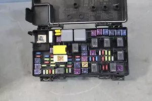 Dodge Caravan TIPM Fuse Box Power Module 68239606AA Plug & Play Life Warranty - Foto 1 di 2