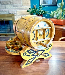 Vintage Small Wood Beer / Whiskey Keg Banding & Stand & 6 shot glasses - Spain - Picture 1 of 22