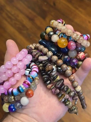 Grande Lote de Pulseiras e Colares de Contas de Vidro e Pedras Preciosas Galáxia Quartzo Rosa - Imagem 1 de 4