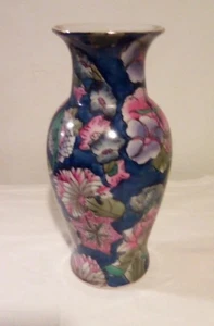 Vaso alto vintage chinoiserie asiatico bouquet floreale blu navy bianco 10”T 3,5”D - Foto 1 di 6