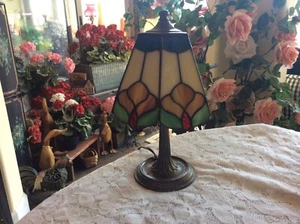 Vintage Tiffany Style Slag/ Stained Glass Desk Table Lamp 11" High - Picture 1 of 10