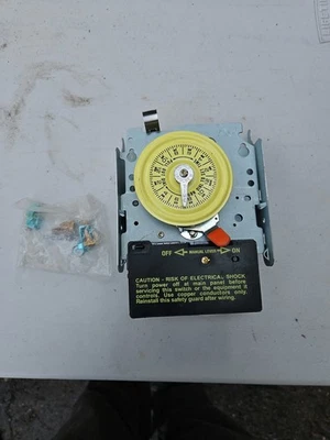 Intermatic T104M Swimming Pool Pump Timer 240V Mechanism - Image 1 of 4