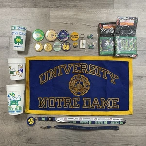Lote de 20 artículos de fútbol irlandés de lucha de Notre Dame de colección prendedores tazas pancarta etc. - Imagen 1 de 12