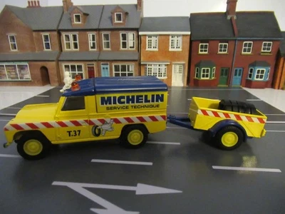 CORGI MICHELIN COLLECTION LAND ROVER WITH TRAILER SCALE 1:50 No. 70503 - Image 1 of 4