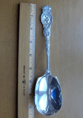 Wendell Ariel sterling silver berry spoon~Antique~1895~Art Nouveau figural pttn Foto 1 de 4