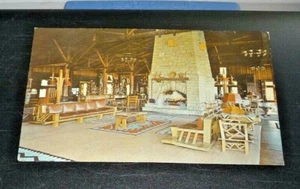 CARTOLINA VINTAGE STARVED ROCK LODGE ""THE LOUNGE"" 7C-K729 - Foto 1 di 2