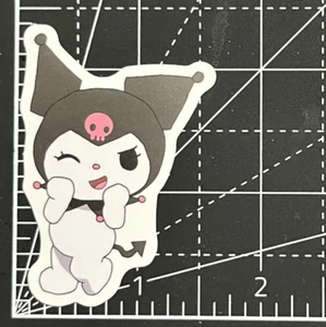 Calcomanía de vinilo Kuromi Wink Flirt Blush Crush pegatina bomba cuaderno Sanrio KAWAII - Imagen 1 de 4