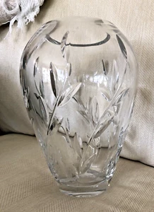 Royal Doulton Crystal vase, leaf design, Park Place Temple, 9 1/4" - Picture 1 of 9