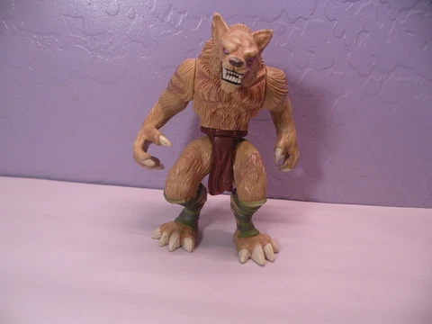 Hasbro Duel Masters Fear Fang Action Figure 2003 Wizards 6" Werewolf With Tail Cover
