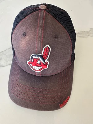 Cleveland Indians~ MLB Hat New Era 39 Thirty~ Vintage SnapBack ~ Chief Wahoo - Image 1 of 4