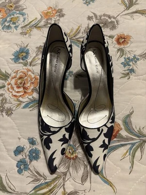 Anne Klein Damas Talla 8.5 Floral Tacón Alto, Blanco y Negro Foto 1 de 4