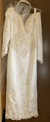 Vestido de novia ajustado a la luz de la luna de colección con detalles Vestido 7’Train y 4’Tiara-2’ Foto 1 de 4