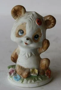 Teddybär Figur Marienkäfer Keramik Porzellan handbemalt um 8616 3D Blume --- - Bild 1 von 1