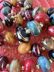 Halskette Perlen bunt Designer Modeschmuck marmoriert Geschenk Geburtstag Chic - Bild 1 von 9