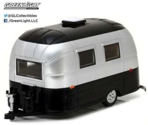 Greenlight 1:24 Scale Airstream 16 Bambi Sport, Silver/Black - Picture 1 of 1