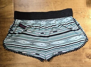 NoBo No Boundaries Shorts Women L Green Multicolor Stripe Lace Trim Bottom NEW - Picture 1 of 10