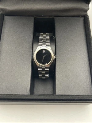 Reloj Movado Acero Inoxidable Esfera Negra Museo Clásico Plateado 84-E4-1844 Foto 1 de 4