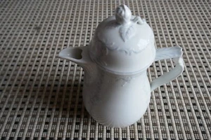 Kaiser Porzellan Dubarry Midinette Kaffeekanne mit Deckel - Bild 1 von 2