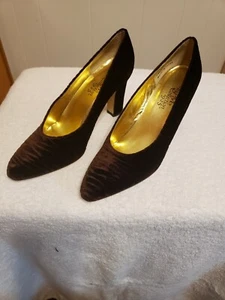 Escarpins femme The PM Collection by 9.2.5 velours marron taille 8 M neufs dans leur boîte - Photo 1/6