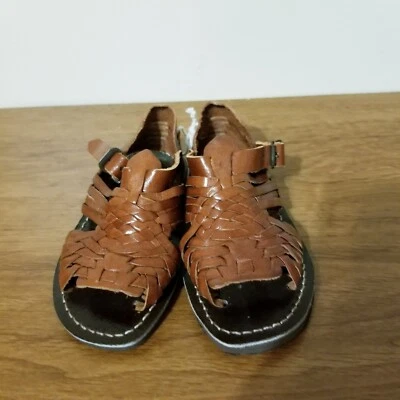 Sandalias tejidas Huaraches de cuero marrón para niños pequeños D'Santy 6 pulgadas 8,5 EE. UU. Foto 1 de 4