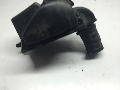 Suzuki Savage LS 650 1997: caja de aire y caja de aire/bota de goma de carbono Foto 1 de 4