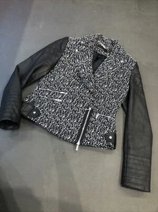 Giacca biker Karen Millen nera bianca ecopelle taglia 12 cerniere donna - Foto 1 di 13