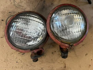 VINTAGE FARMALL SUPER C TRACTOR - 2 FLAT BACK LIGHTS- ONE WORKS-GOOD CLAMPS - Picture 1 of 3