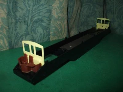 LIMA GWR RAILCAR CHASSIS ONLY - No.1 - Image 1 of 2