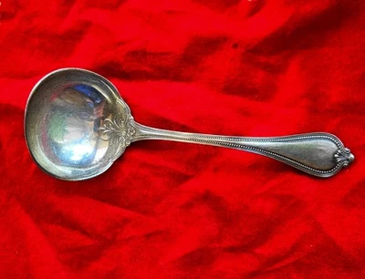 Cubiertos Towle Old Newbury Sterling 6 1/2" cucharón de salsa 64 g Foto 1 de 4