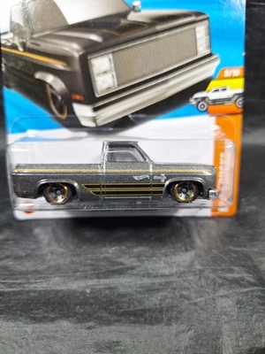 Hot Wheels 2025 '83 Chevy Silverado negro 157/250 Hot Trucks 9/10 envío gratuito  Foto 1 de 4