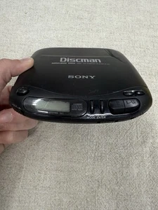 Reproductor de CD portátil Sony Discman D-131 negro 1994 probado funciona mega bajo AVLS - Imagen 1 de 4