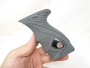 NICE DYE GRIPS FOR DM11 DM12 DM13 MATRIX NT NT11 ULTRALITE GRIPS GRAY PAINTBALL - Picture 1 of 8
