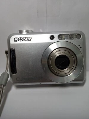 Sony Cyber-Shot 7.2 Mega Pixels DSC-S650 Optical 3x - Image 1 of 4