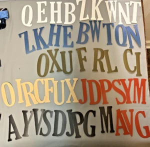 Menge Großbuchstaben Spanbrett Buchstaben Verzierung 5" ht Peel & Stick - Bild 1 von 11