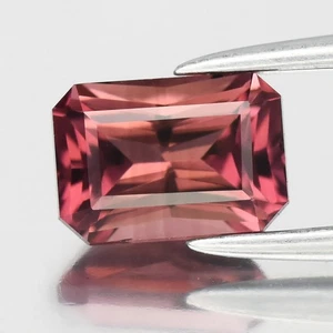 💎 0.83ct VVS Octagon Natural Purplish Pink Tourmaline - Unheated, Tanzania Gem - Picture 1 of 4