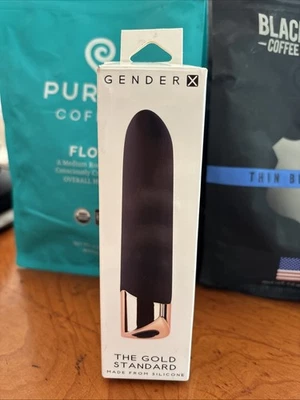 Bala de silicona recargable Gender X The Gold Standard negra/rosa Foto 1 de 3