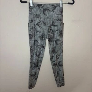Athleta Leggings Women Extra Small Grey Floral Salutation Stash Pocket Print 7/8 - Picture 1 of 9