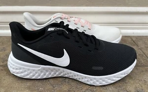 Nike Revolution 5 Mismatch MultiColors Women’s Size 8 “SAMPLE SALE” “BLEMISH” - Picture 1 of 8